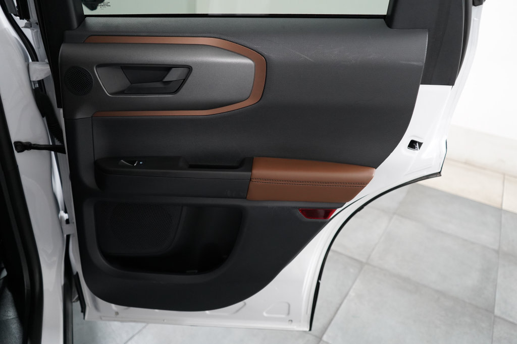 Certified 2025 Ford Bronco Sport Outer Banks w/ Outer Banks Tech Package+ AWD/4WD image 31