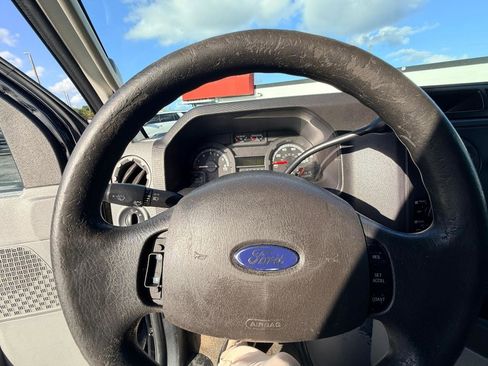 Used 2012 Ford E-350 and Econoline 350 XLT RWD image 14