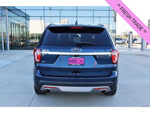 Used 2017 Ford Explorer XLT w/ Equipment Group 201A image 7