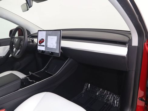 Used 2021 Tesla Model Y Long Range AWD/4WD image 39