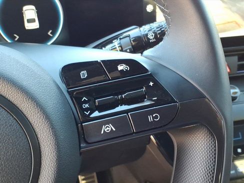 Certified 2025 Hyundai Elantra SEL image 25