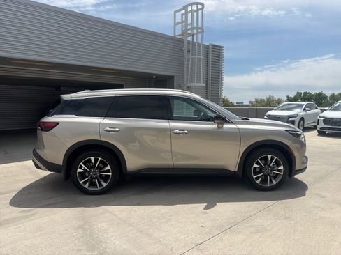 Used 2025 INFINITI QX60 Luxe w/ Vision Package image 4