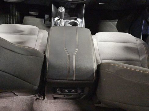Used 2019 Chevrolet Traverse LT FWD image 15