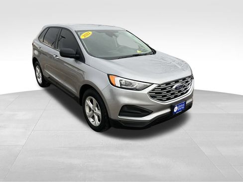 Used 2021 Ford Edge SE image 9