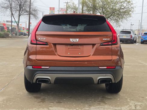 Used 2019 Cadillac XT4 Premium Luxury image 4