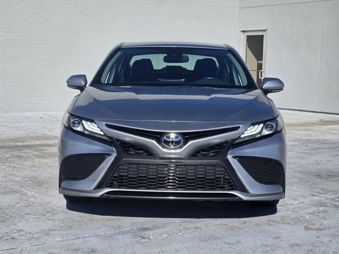 Used 2023 Toyota Camry XSE image 3