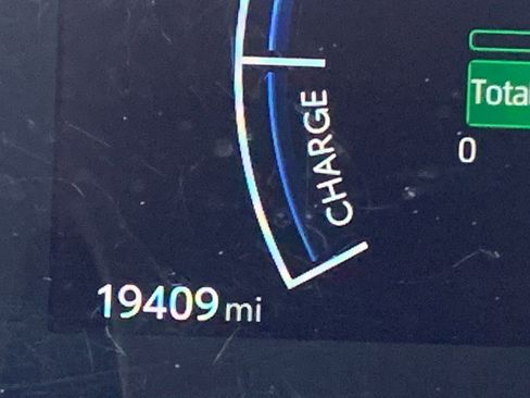 Used 2025 Toyota Camry LE image 39