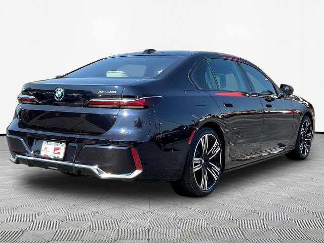 Used 2023 BMW i7 xDrive60 AWD/4WD image 7