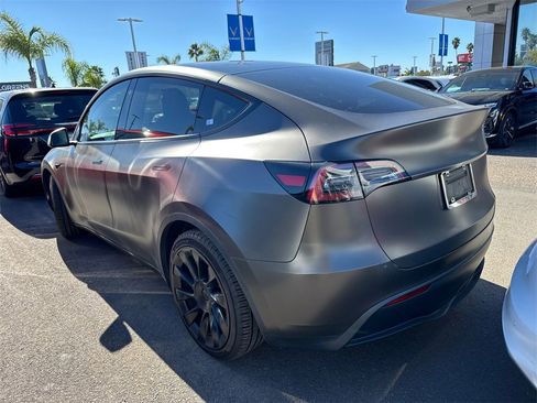 Used 2021 Tesla Model Y Long Range image 21
