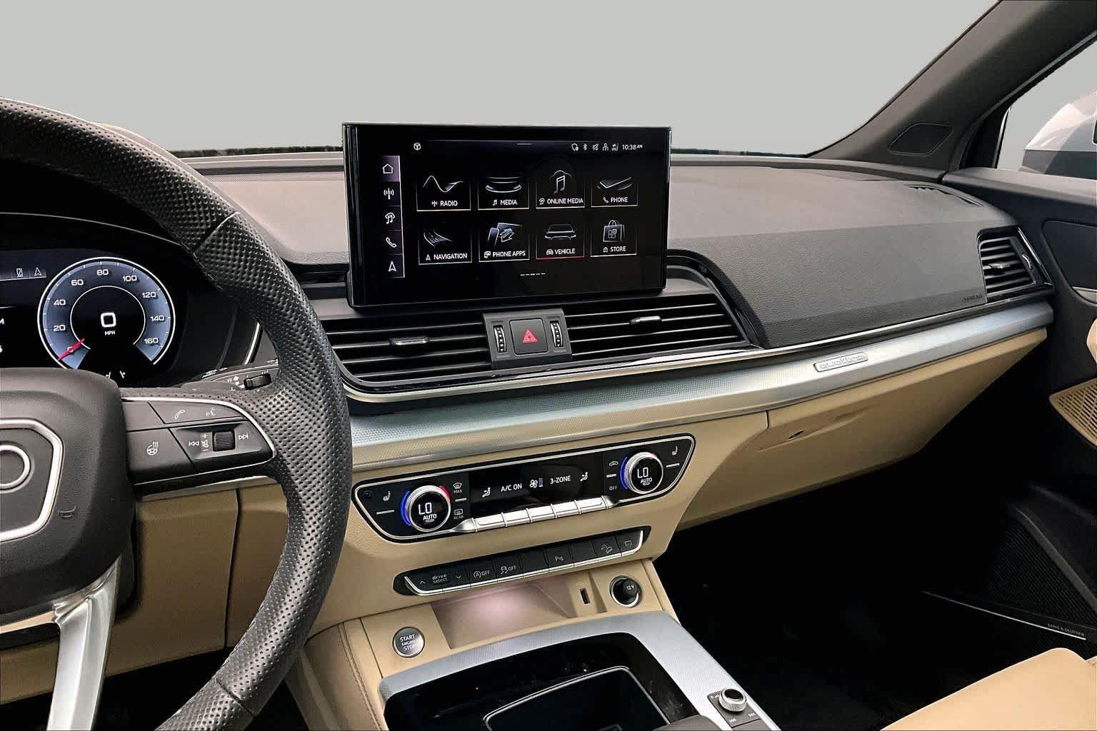 Certified 2025 Audi Q5 2.0T Premium Plus w/ Premium Plus Package AWD/4WD image 7