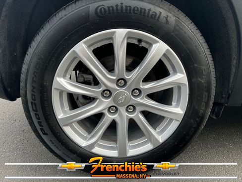 Used 2023 Cadillac XT4 Luxury w/ Driver Awareness Package AWD/4WD image 7