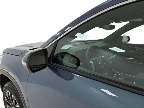 Used 2025 Chevrolet Traverse LT w/ Sun and Wheel Package image 10