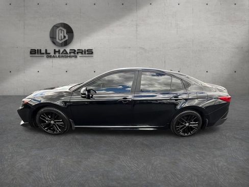 Used 2025 Toyota Camry SE w/ Convenience Package FWD image 8