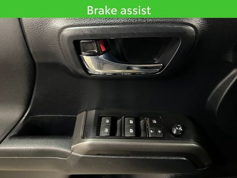 Used 2019 Toyota Tacoma TRD Sport AWD/4WD image 17