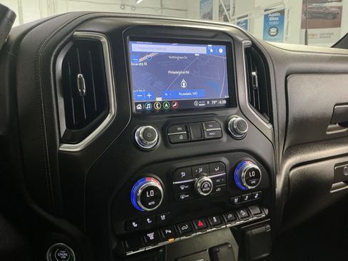Used 2022 GMC Sierra 2500 AT4 w/ AT4 Preferred Package AWD/4WD image 21