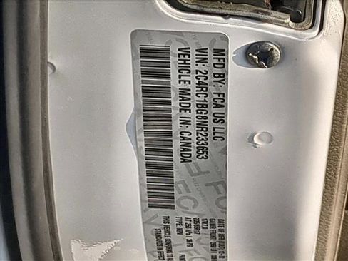 Used 2022 Chrysler Pacifica Touring-L FWD image 25