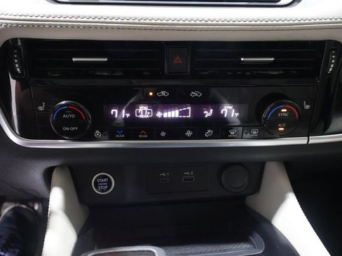 Used 2021 Nissan Rogue SL AWD/4WD image 31