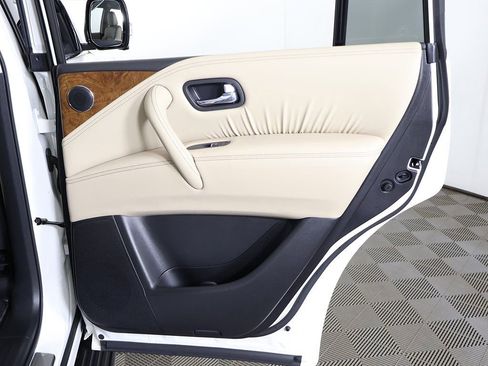 Used 2024 Nissan Armada SL w/ Captain's Chairs Package image 27