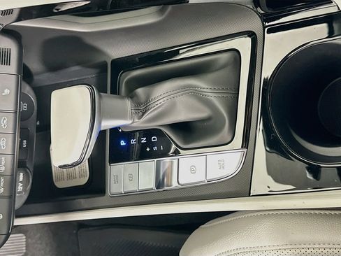 New 2026 Hyundai Elantra Limited FWD image 15