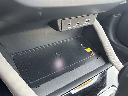 Certified 2025 Subaru Forester Premium image 21