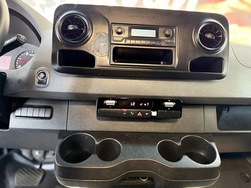 Used 2019 Mercedes-Benz Sprinter 144 image 40