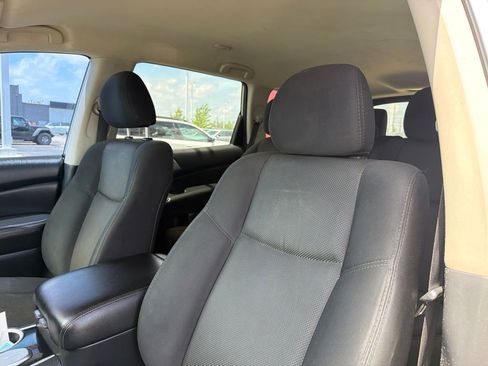 Used 2020 Nissan Pathfinder S FWD image 9
