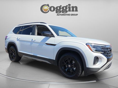 Used 2024 Volkswagen Atlas Peak Edition SEL image 7