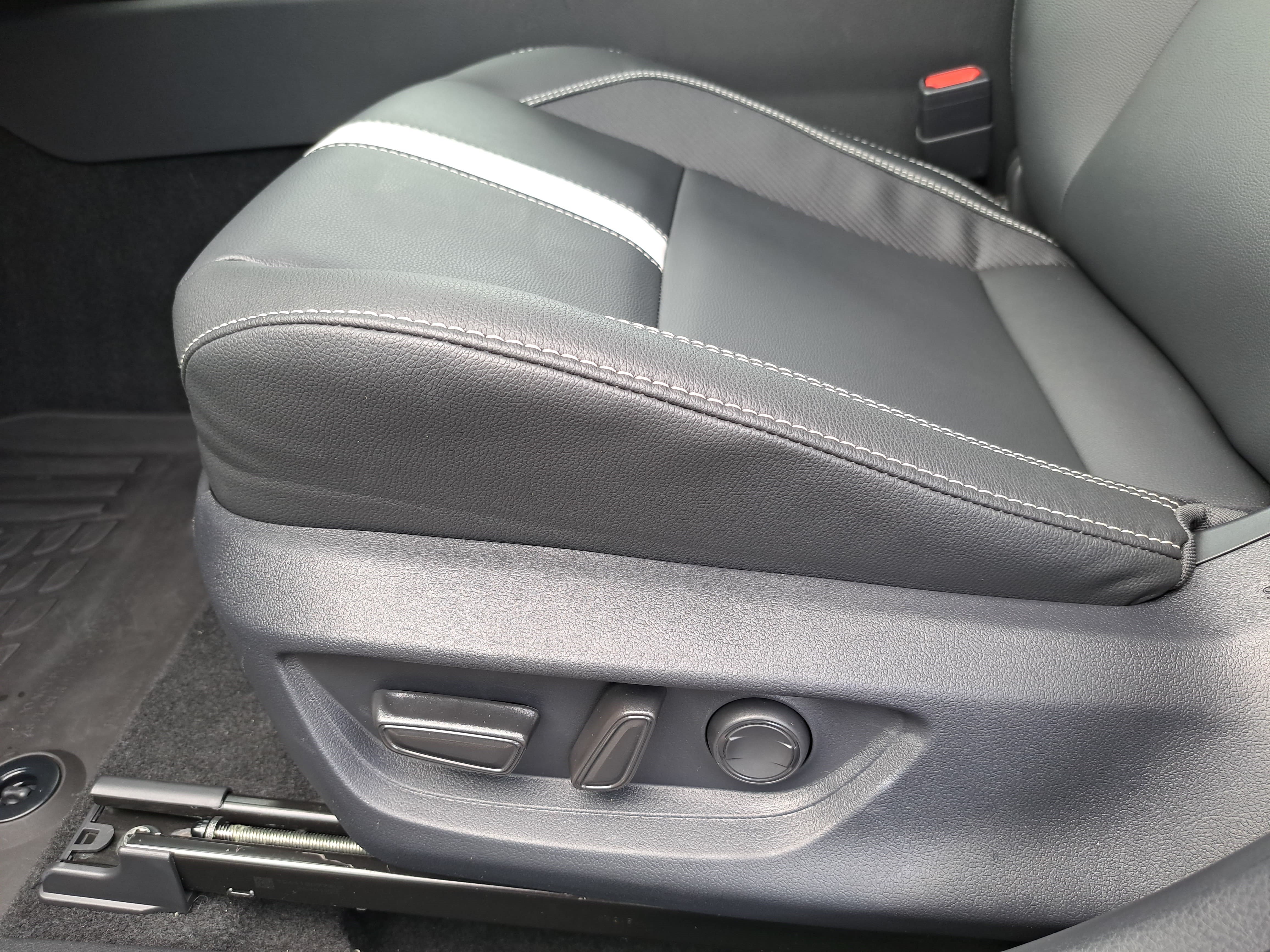 Used 2026 Toyota Camry SE w/ Convenience Package FWD image 27