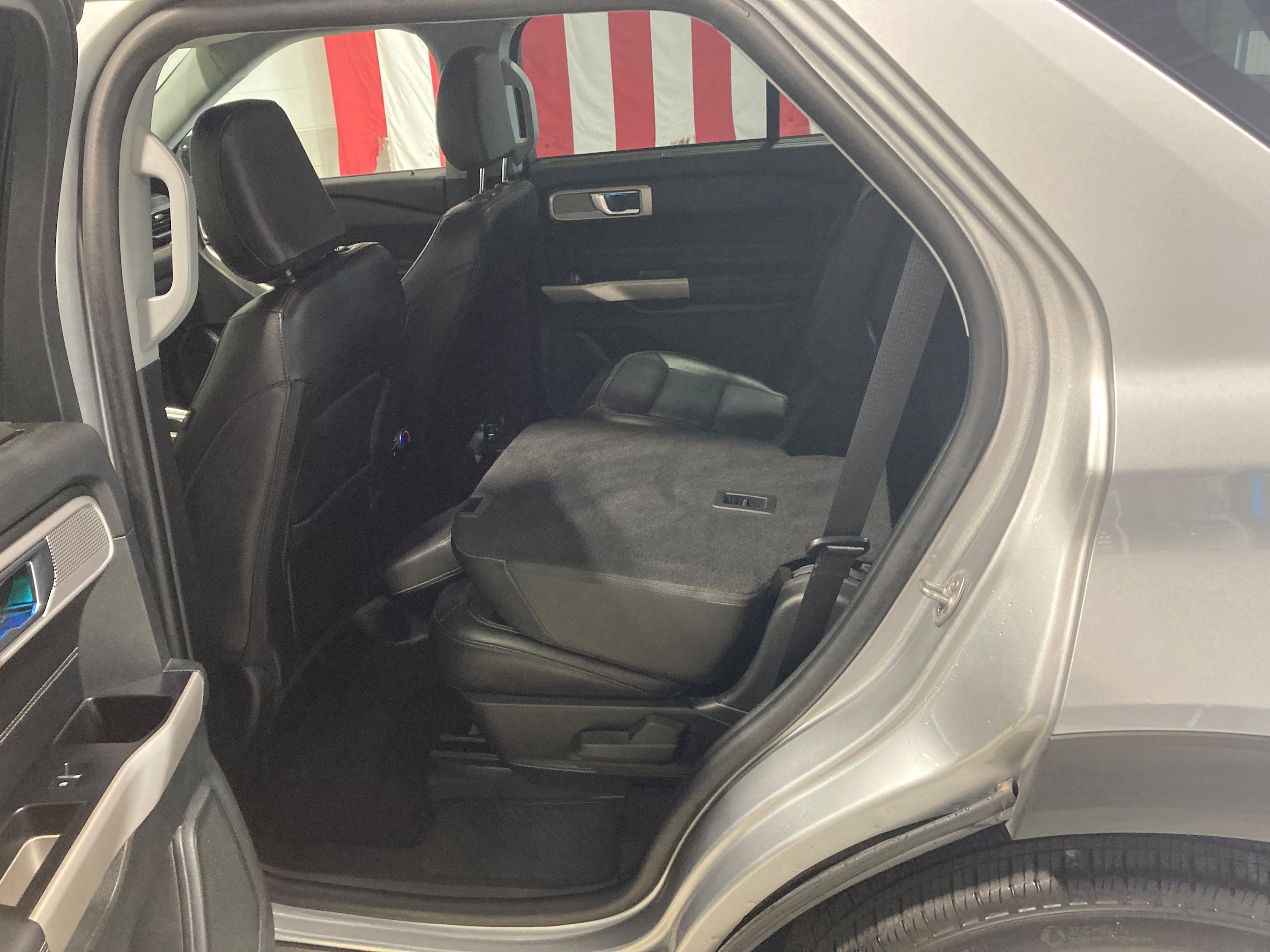 Used 2023 Ford Explorer Limited w/ Equipment Group 301A AWD/4WD image 20