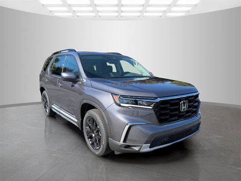 New 2025 Honda Pilot Touring image 5