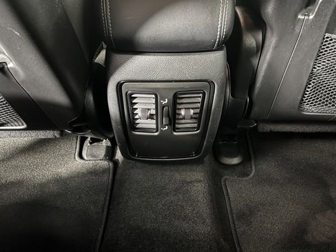 Used 2022 Dodge Durango SXT image 39