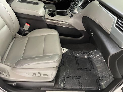 Used 2020 Chevrolet Suburban LT image 35
