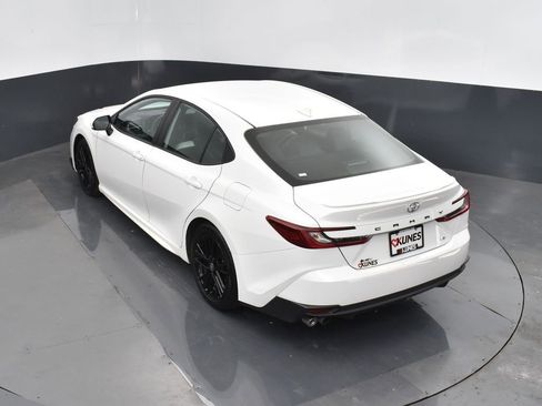 Used 2025 Toyota Camry SE image 46