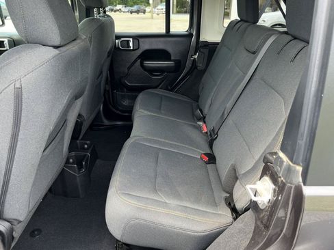 Used 2025 Jeep Wrangler Unlimited Sport AWD/4WD image 28
