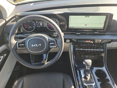 Certified 2024 Kia Carnival EX image 19