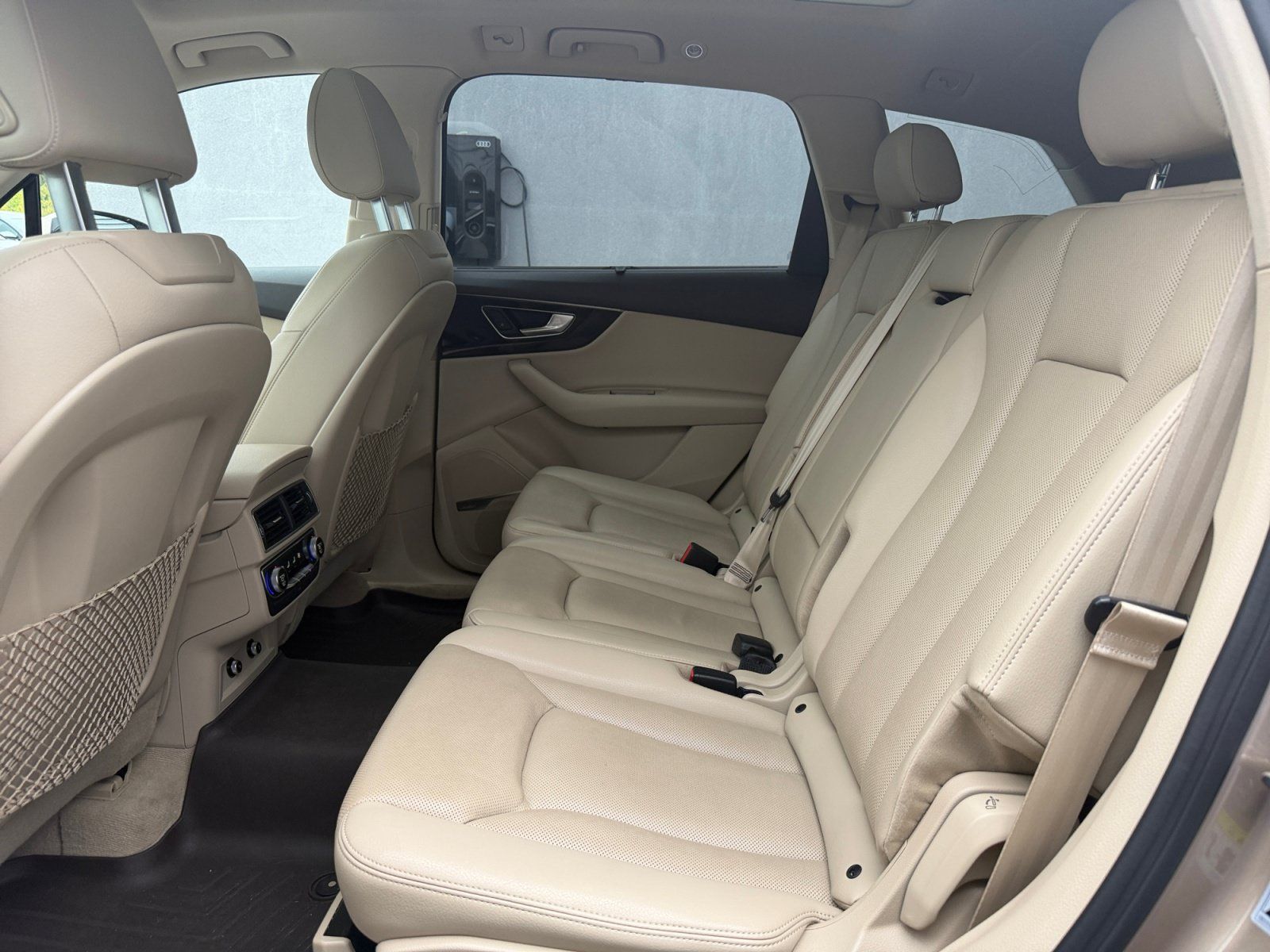 Used 2019 Audi Q7 3.0T Premium Plus w/ Premium Plus Package AWD/4WD image 17