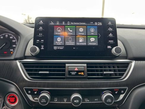 Used 2019 Honda Accord Touring image 17