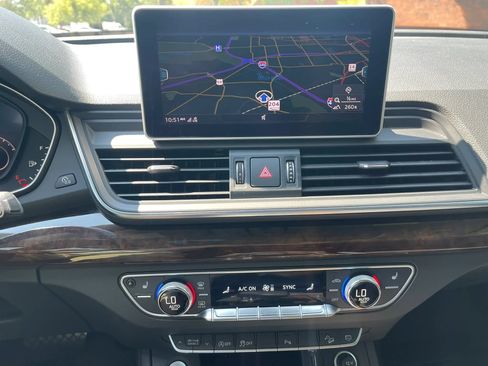 Used 2020 Audi Q5 2.0T Premium Plus w/ Premium Plus Package AWD/4WD image 18