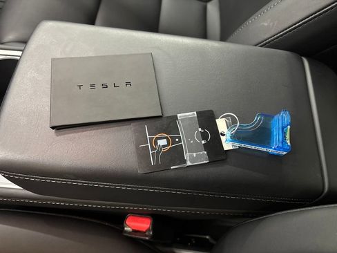 Used 2023 Tesla Model 3 Standard Range image 29