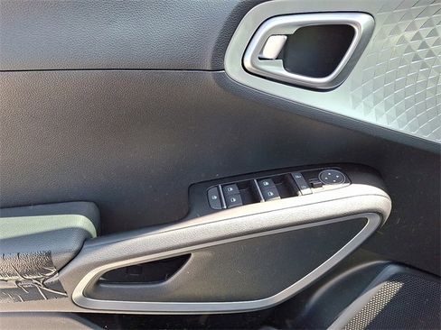 New 2025 Kia Soul LX w/ LX Technology Package image 8
