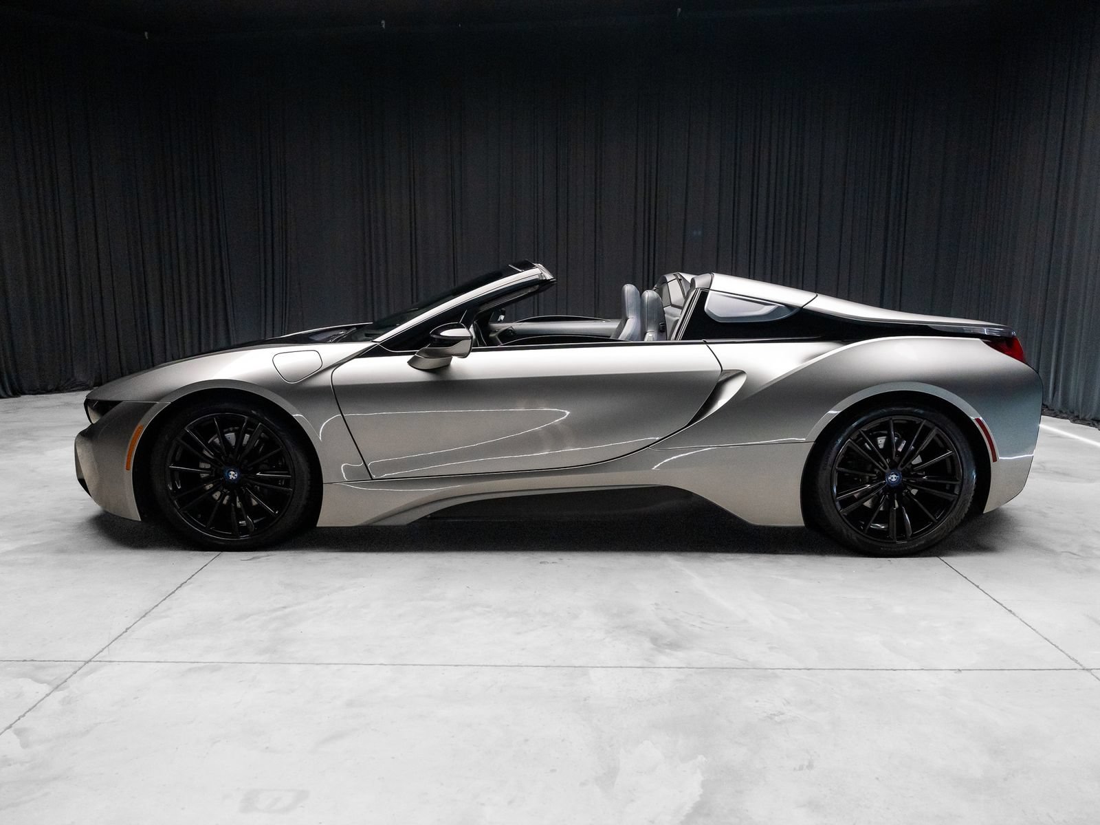 Used 2019 BMW i8 Roadster AWD/4WD image 12
