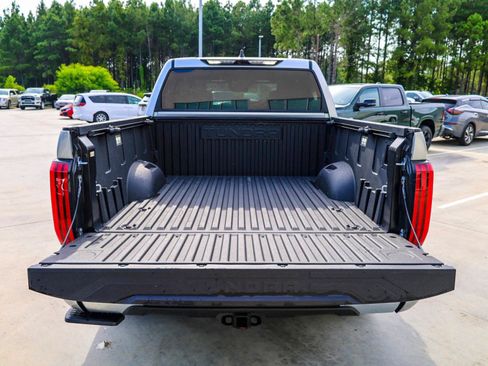Used 2025 Toyota Tundra Limited AWD/4WD image 9