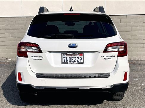 Used 2016 Subaru Outback 2.5i Limited image 3