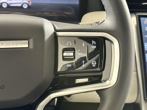 Used 2024 Land Rover Discovery Sport S image 21