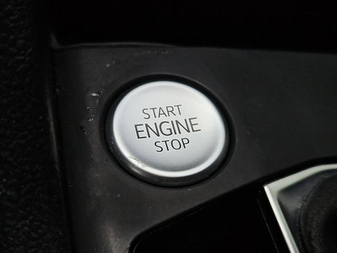 Used 2022 Volkswagen Taos SE image 27