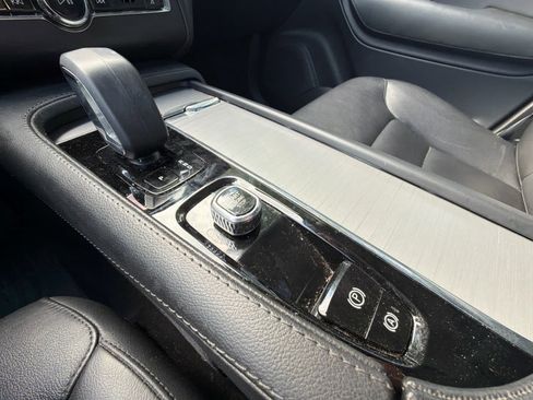 Used 2023 Volvo XC90 B5 Core w/ Climate Package AWD/4WD image 30