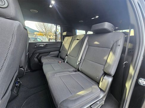 New 2026 Chevrolet Suburban LS image 19