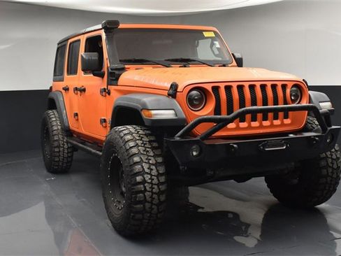 Used 2018 Jeep Wrangler Unlimited Sport S image 2