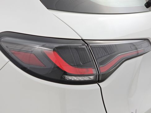 Certified 2025 Honda HR-V LX image 33