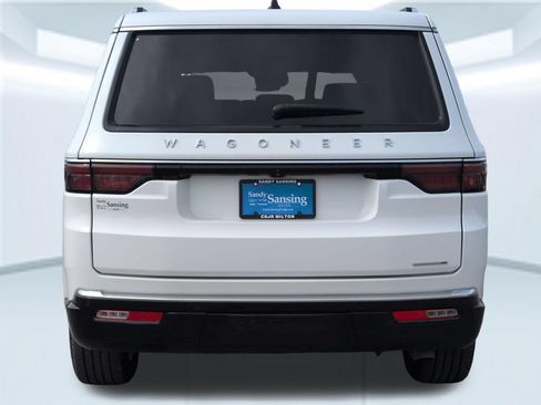 Used 2024 Jeep Wagoneer Series III AWD/4WD image 4